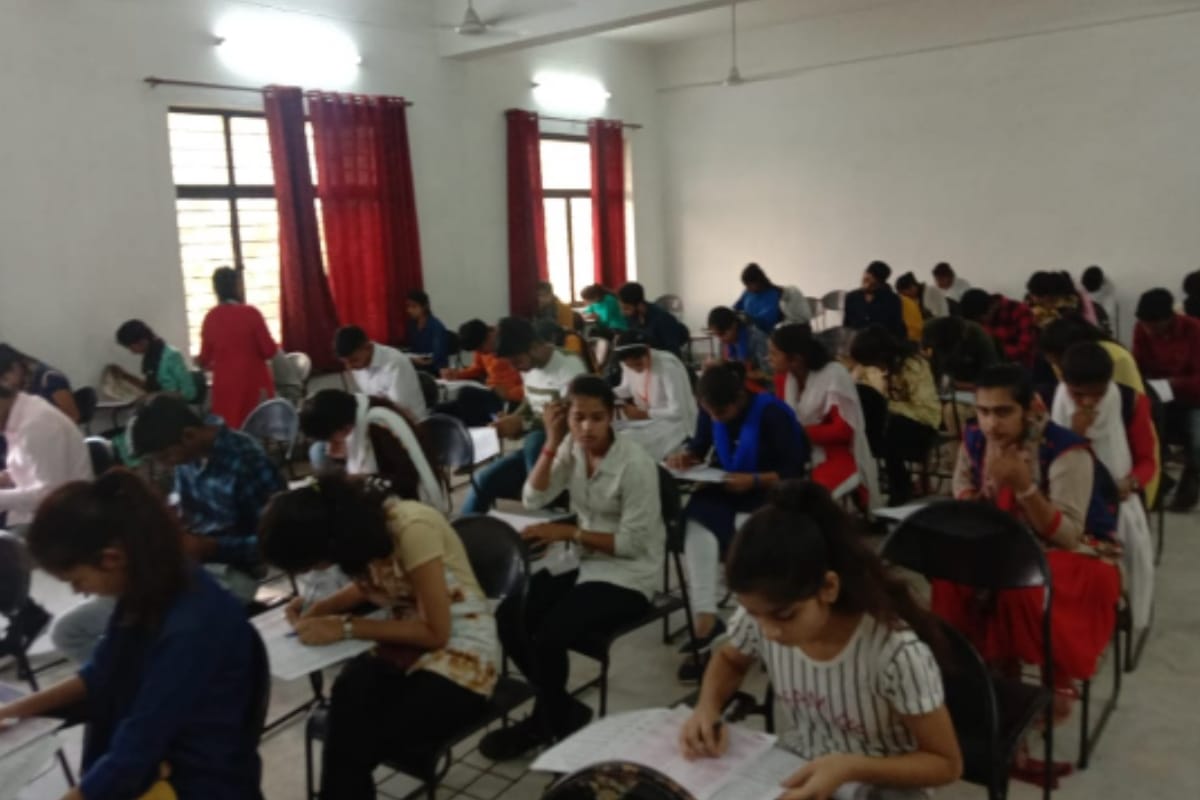 Atul Maheshwari Scholarship Examination 2019: student participat in exam several district in west UP