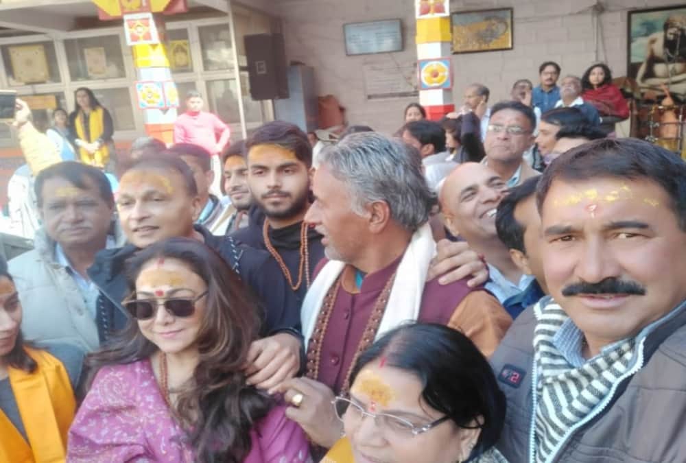 Anil Ambani Visit kedarnath and badrinath dham with Family