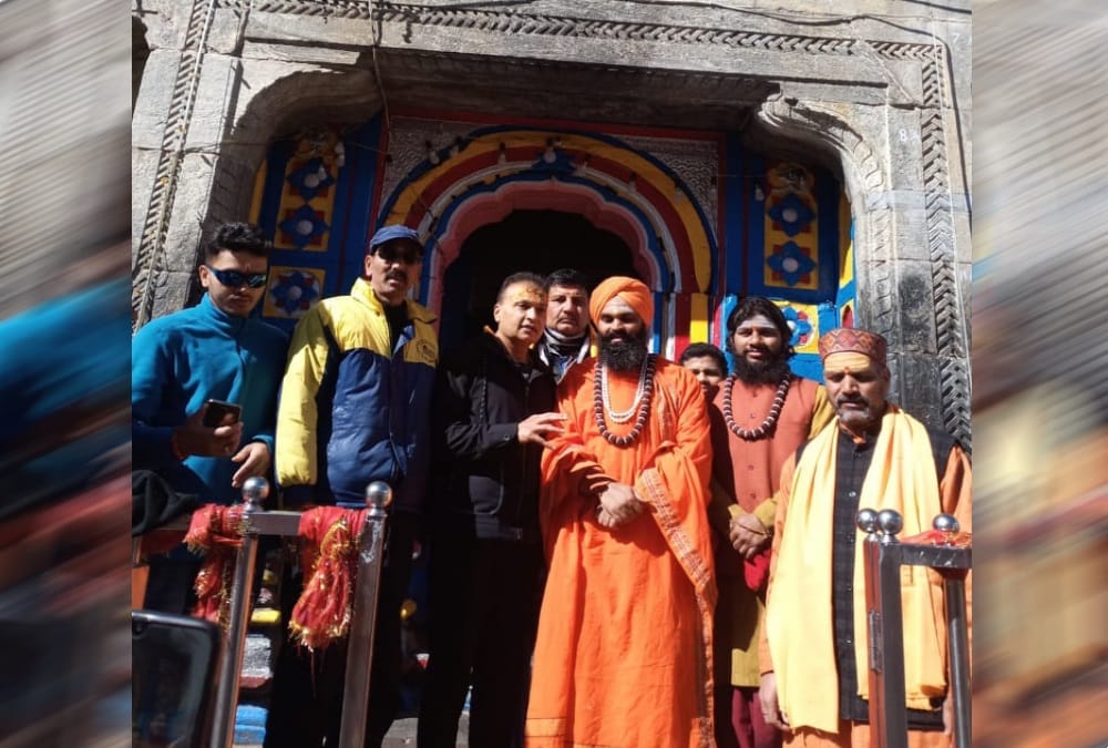 Anil Ambani Visit kedarnath and badrinath dham with Family