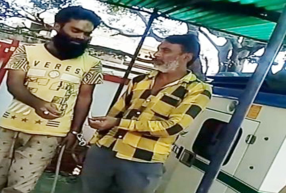 cow smugglers smoking in the police station mathura