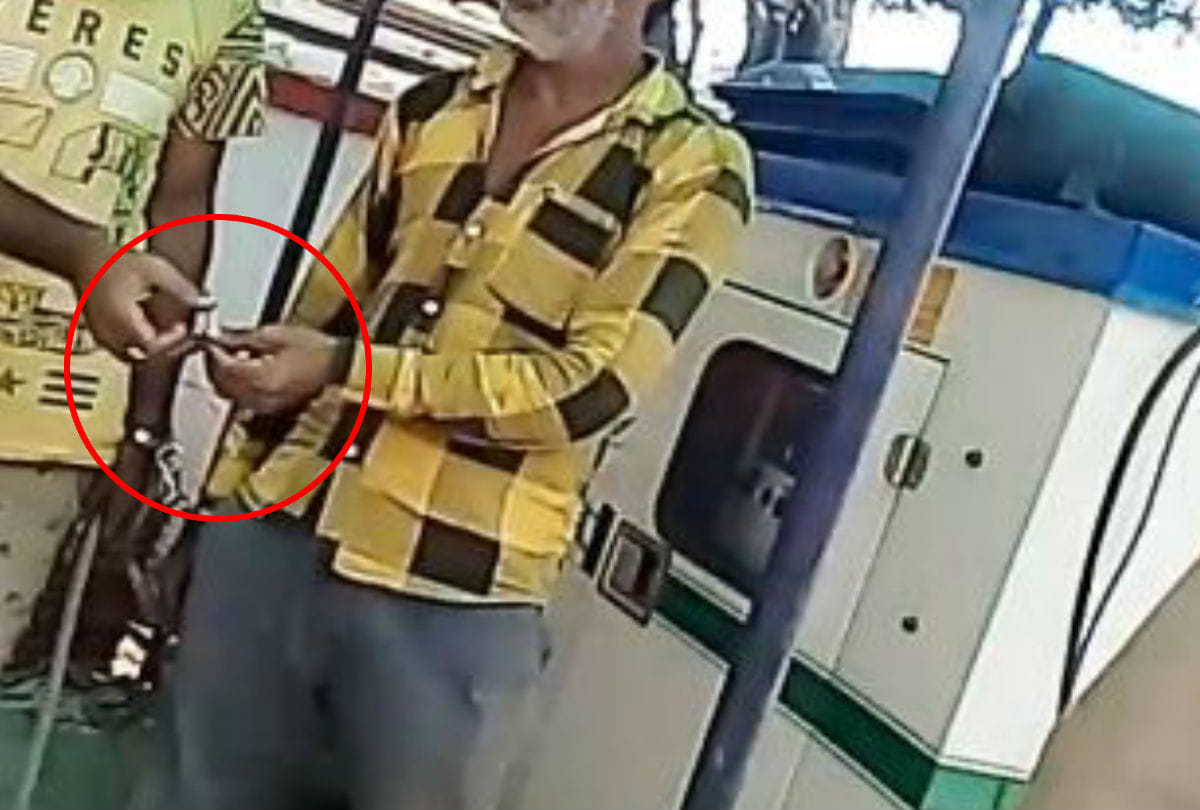 cow smugglers smoking in the police station mathura