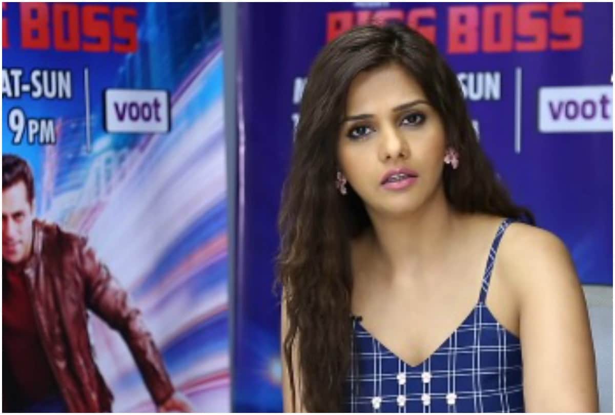 Bigg Boss 13 fame actress Dalljiet Kaur Suffered From COVID 19 And was Admitted To A Hospital