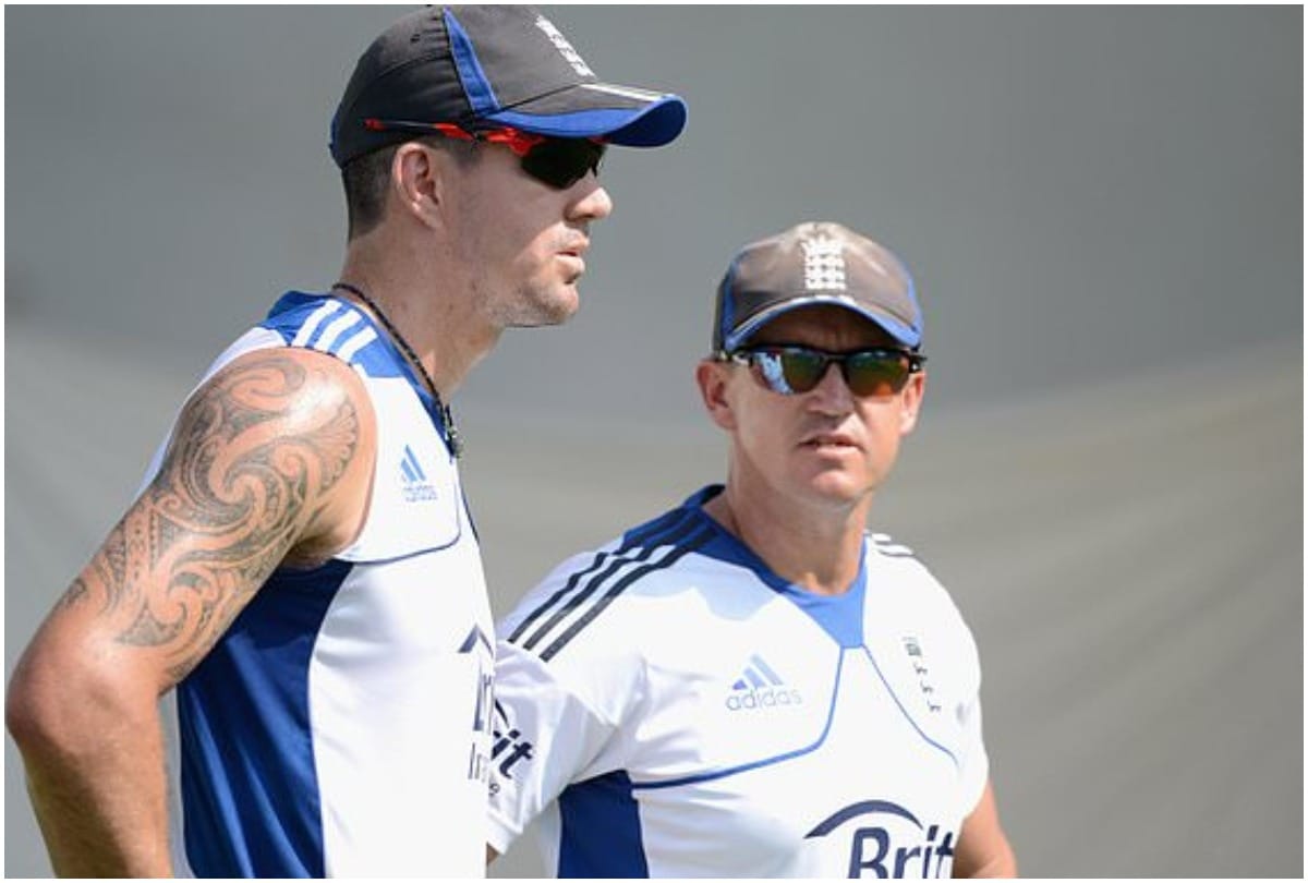 Andy Flower to leave England cricket after 12 year association