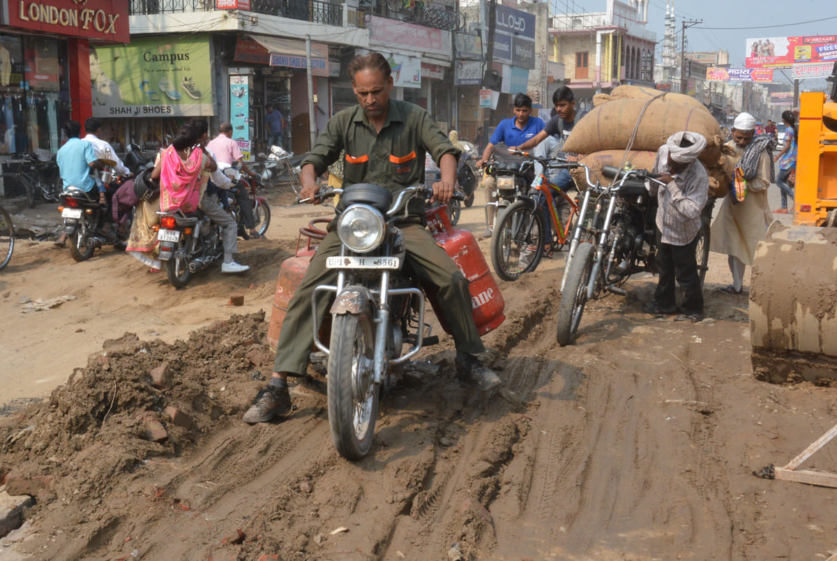 Roads broken down to construct a drain, traffic disrupted
