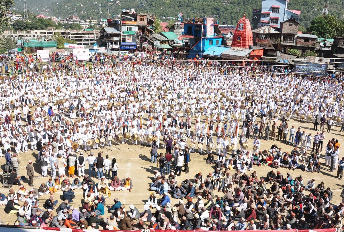 international kullu dussehra 2019 three thousand Bajantri play Devdhun for Global Peace