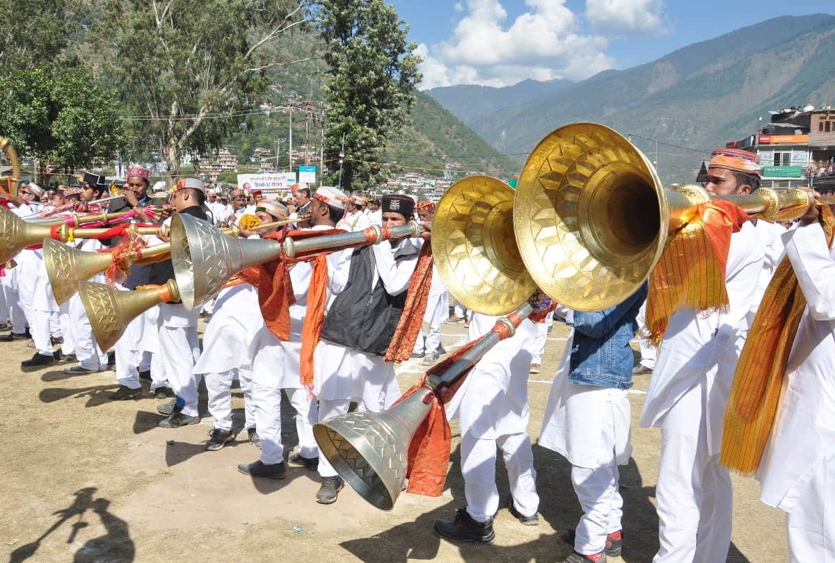 international kullu dussehra 2019 three thousand Bajantri play Devdhun for Global Peace