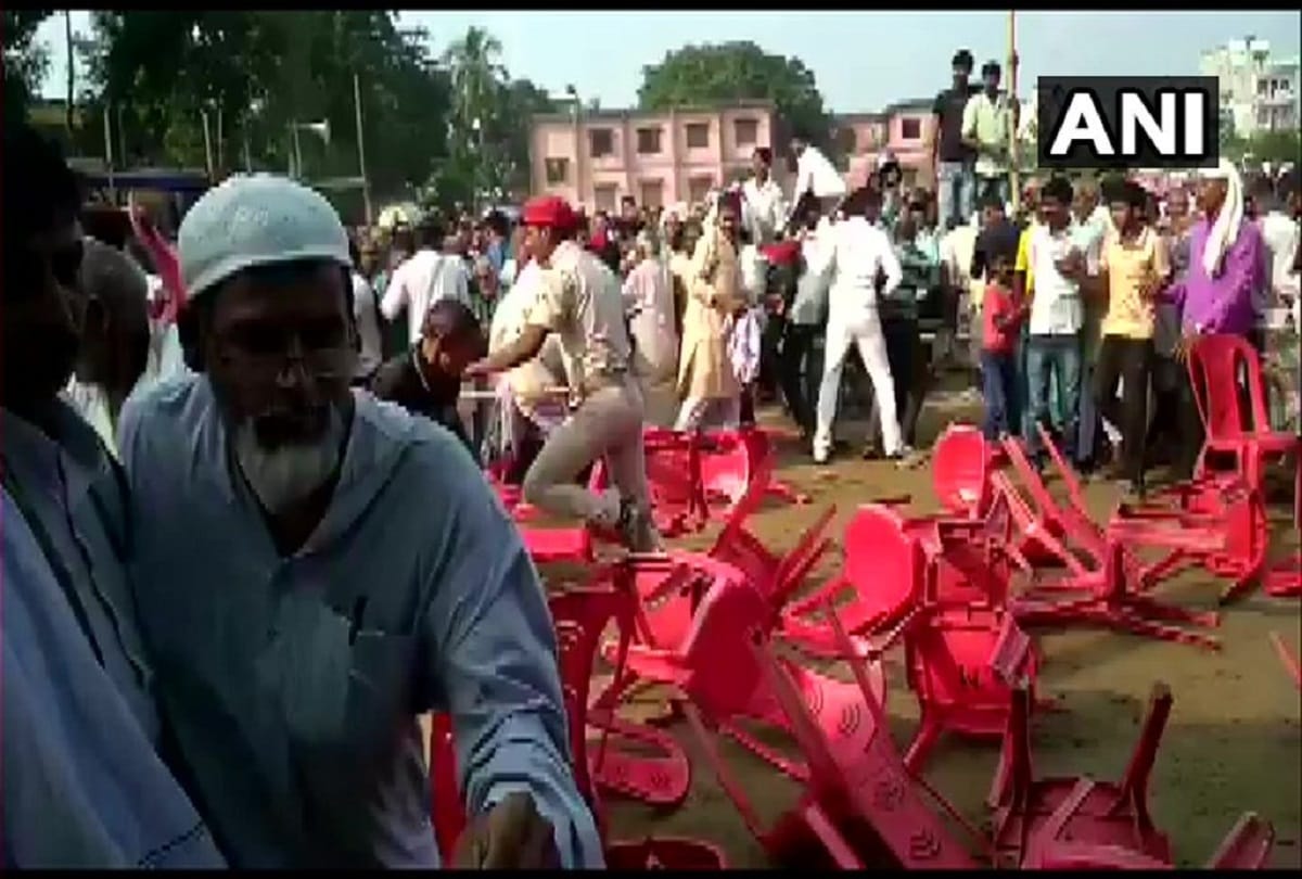 A scuffle broke out on sunday between rjd workers at an election rally at saharsa