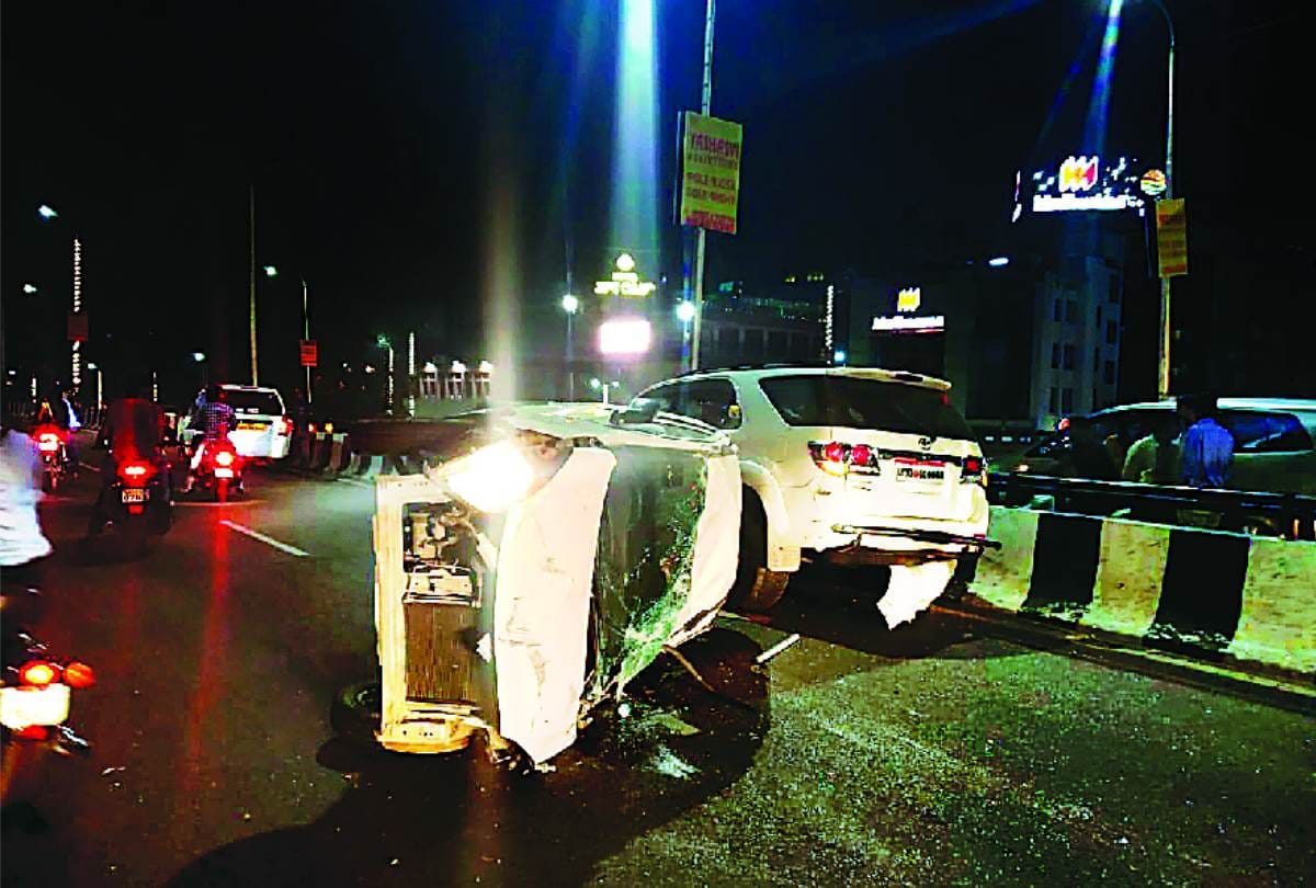 Three young man injured in road accident