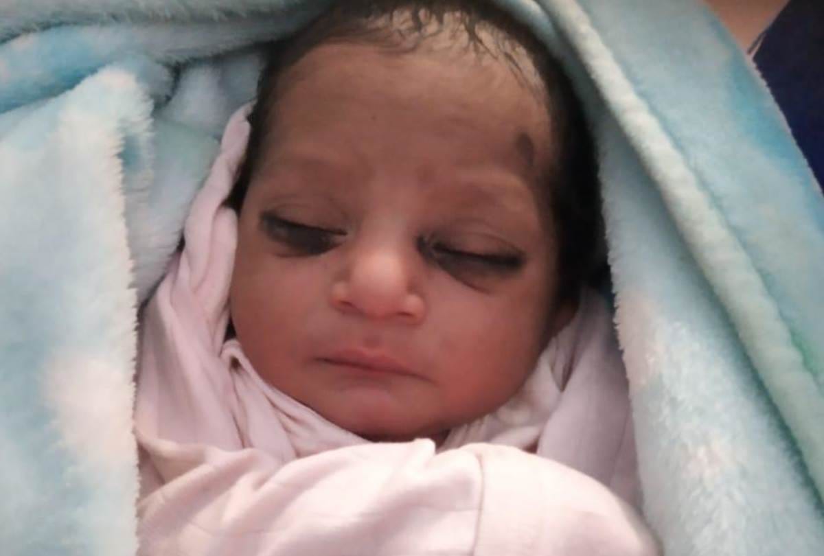 The young man ran away after throw new born baby