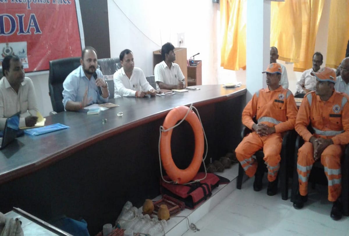 Training given to the NDRF team in Kushinagar