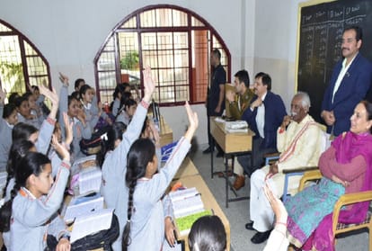 Governor inspects Portmore School shimla, teaches history to girls