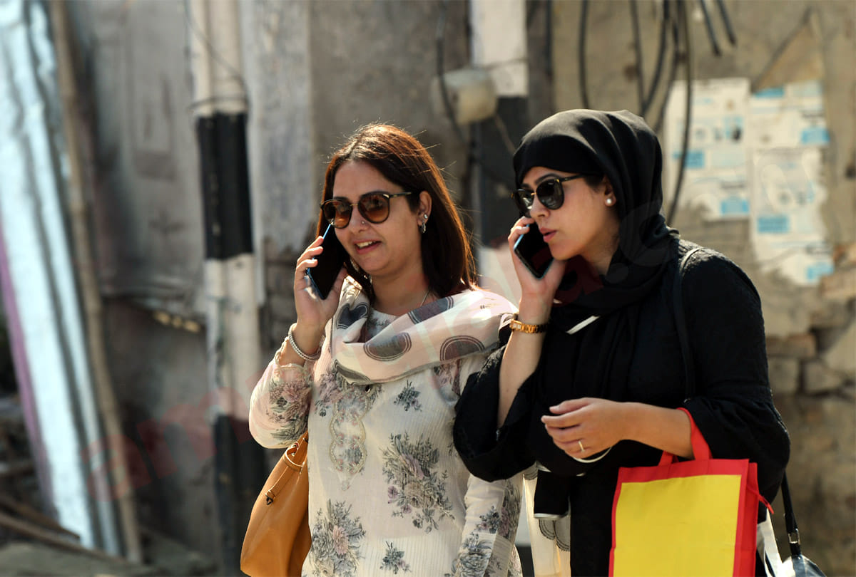 70 days postpaid mobile service stopped in Kashmir, bill came to 2500 rupees