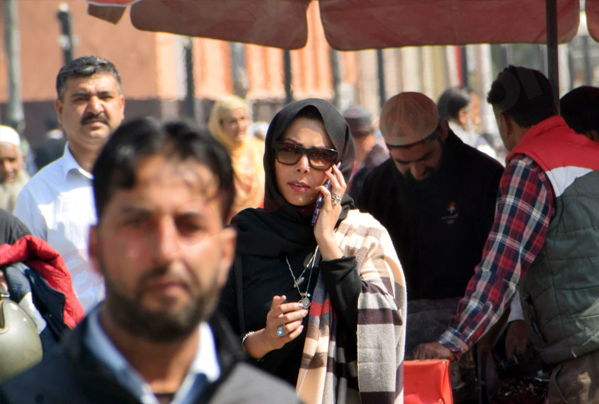70 days postpaid mobile service stopped in Kashmir, bill came to 2500 rupees