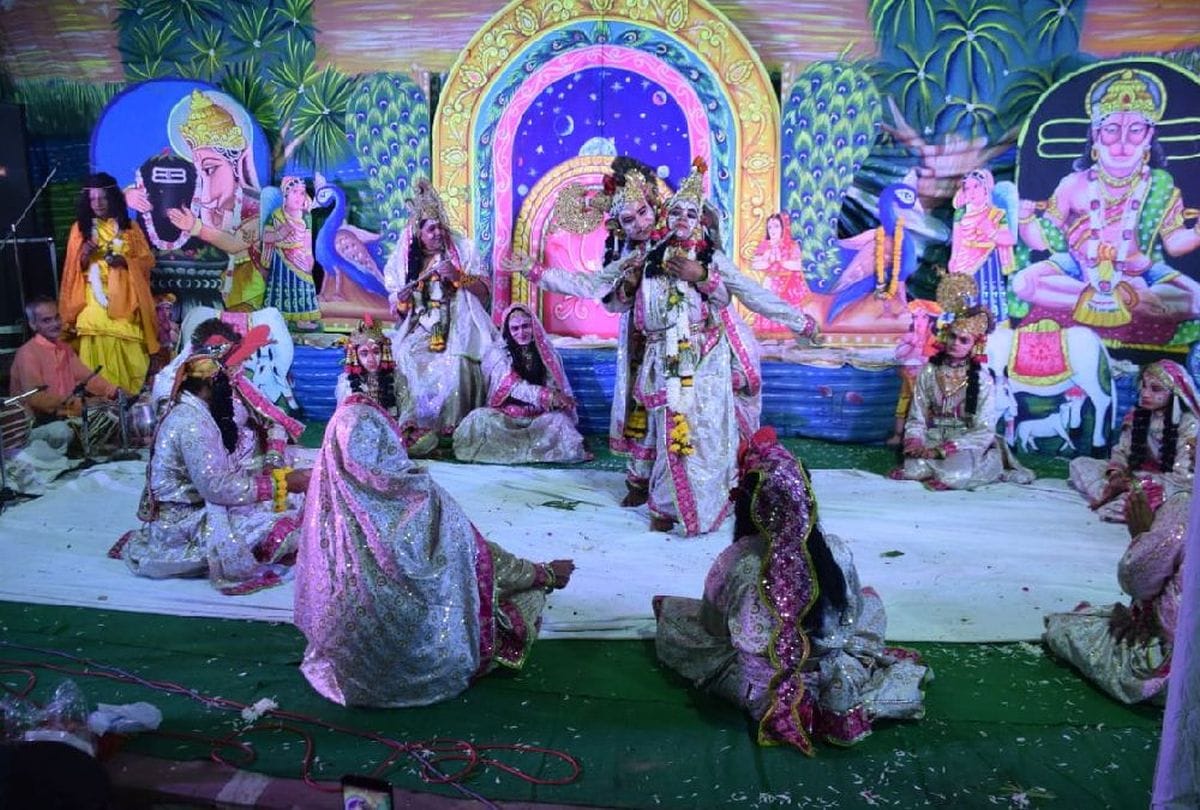 Maharas in nidhi nidhivan vrindavan mathura news At Sharad Purnima