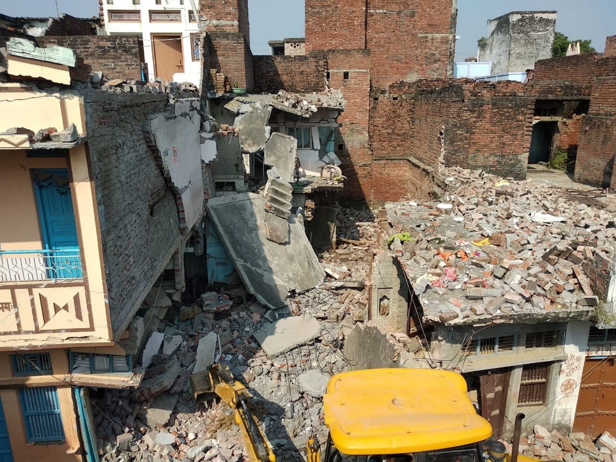 Gas cylinder blast in rewa which kill husband wife along with two children, fire under control