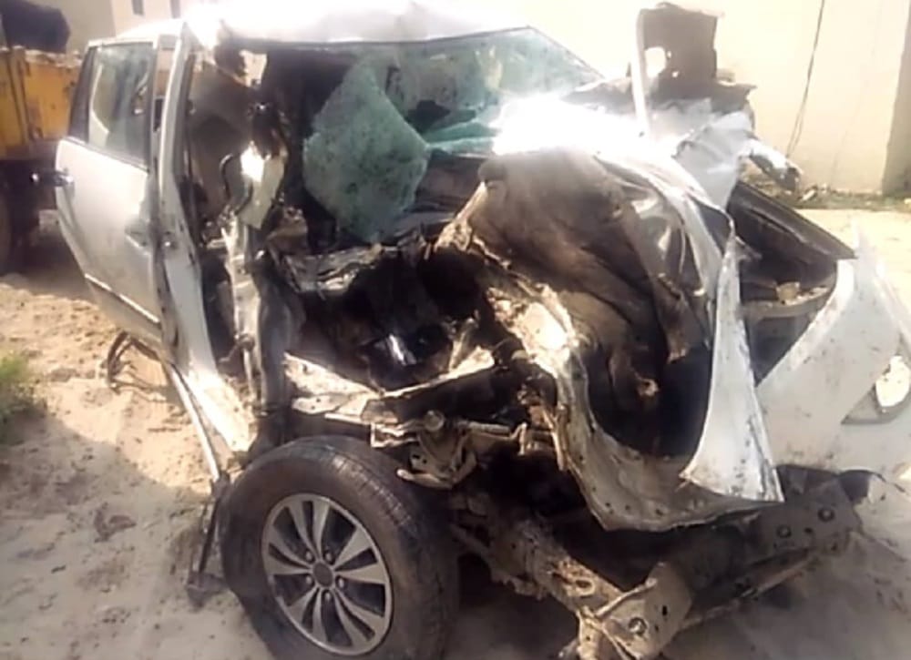 car and truck collide in delhi roorkee highway three died 
