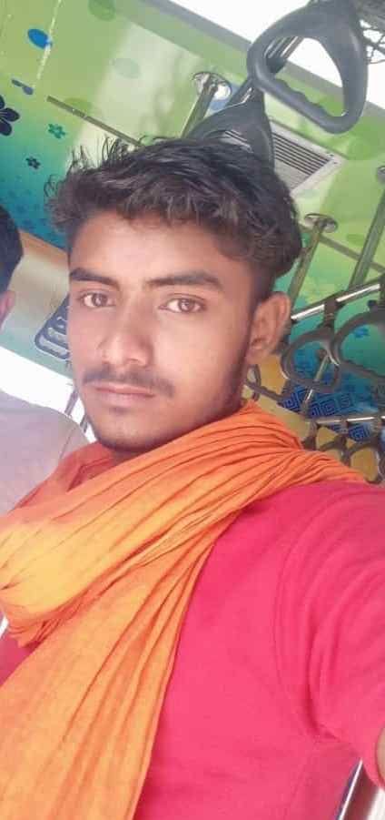 class 10 students falls from bus, died
