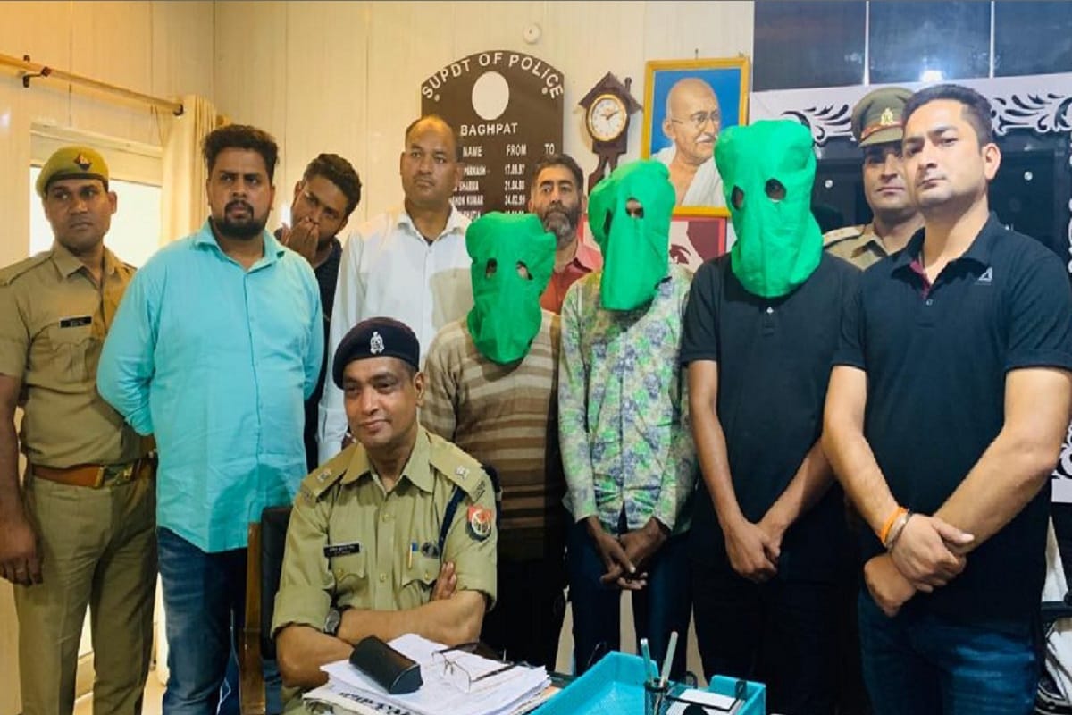Baghpat police has arrested three accused of a gang after looted on highway