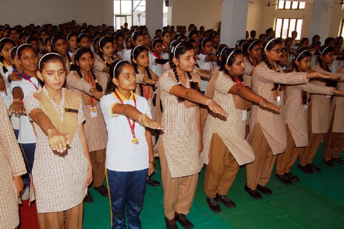 Aparajita 100 million Smiles: SDM Dhirendra Singh gave tips to the students for exam