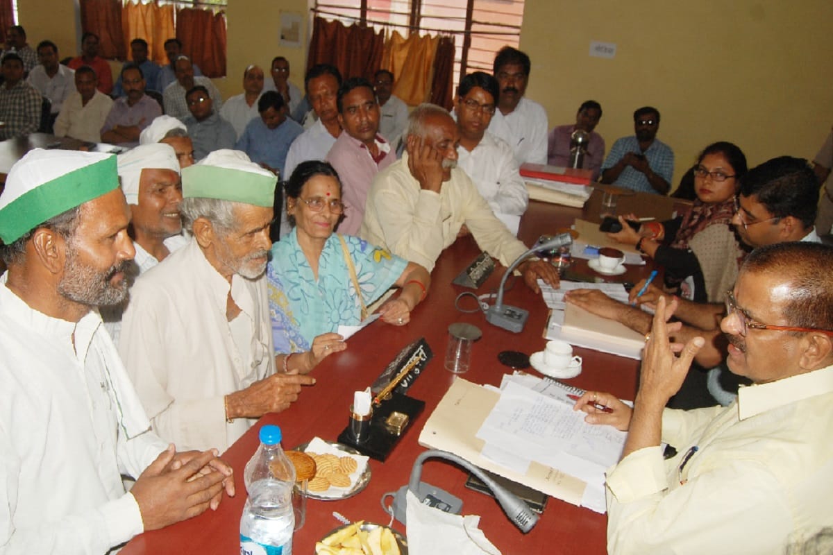 Lekhpal's Health Deteriorated Due to Scolding of Commissioner Yashwant Roy in Bijnor