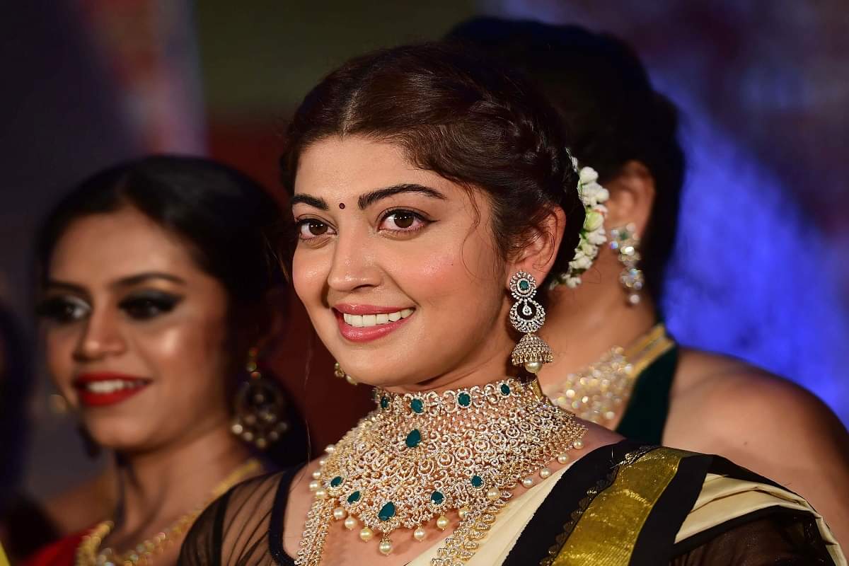 There will be no shortage of money in the house by giving these four things to wife