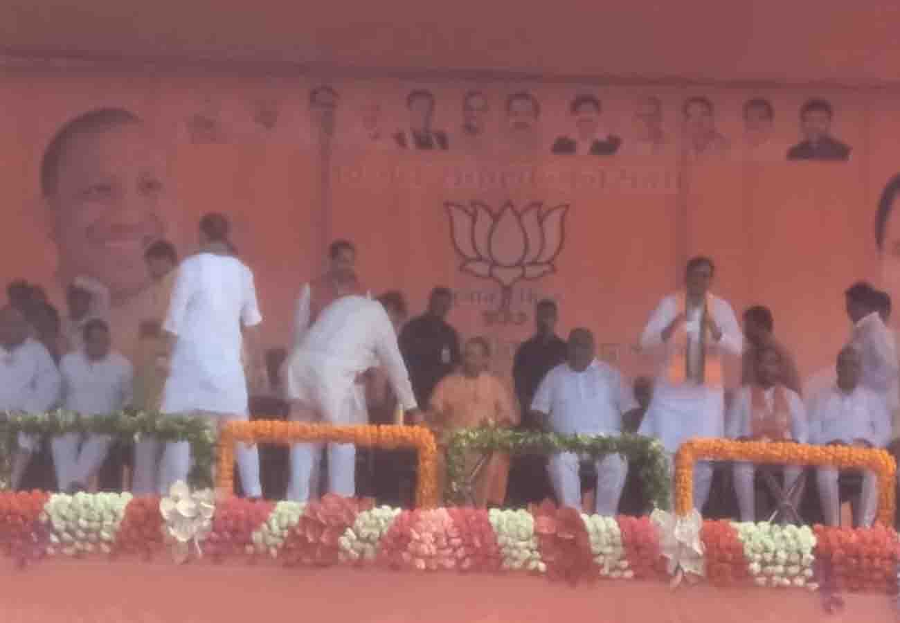 CM Yogi arrives to campaign for BJP candidate in Manikpur Assembly by-election