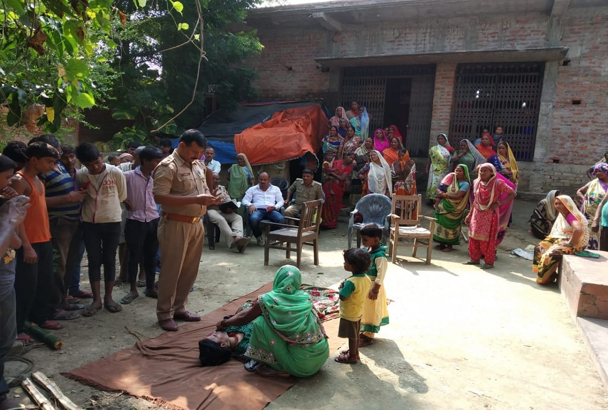 Maharajganj woman found dead in suspicious situation hanging from roof top door