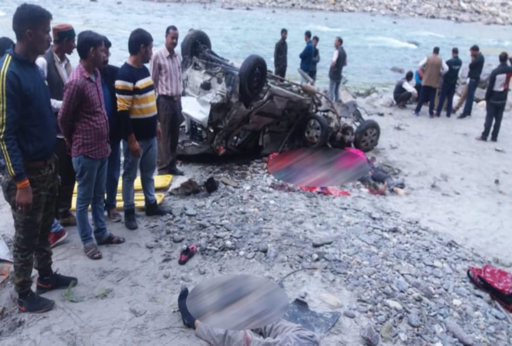Five Family members Killed during Car Fell into Ditch on Delhi Yamunotri Highway