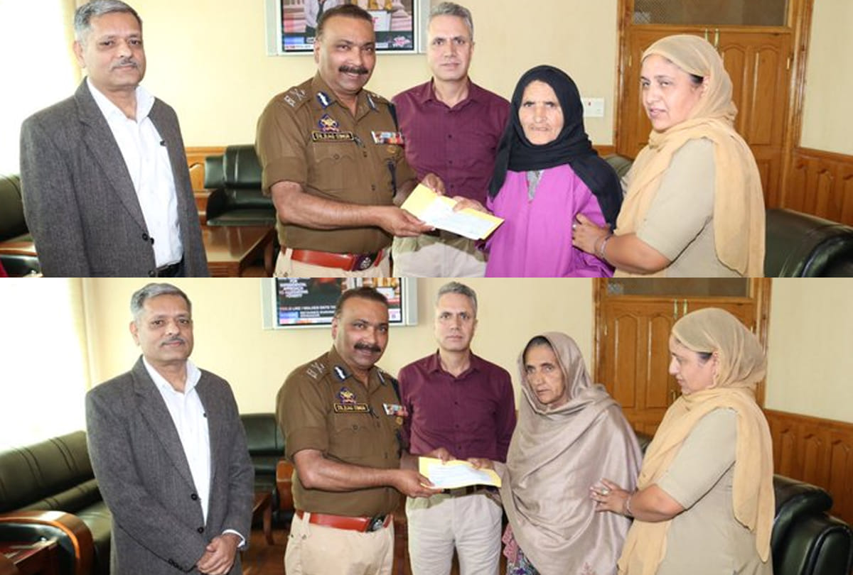 DGP Dilbag Singh gives cheques Rs1.5 lakh to mothers of martyred constables in Kupwara Encounter