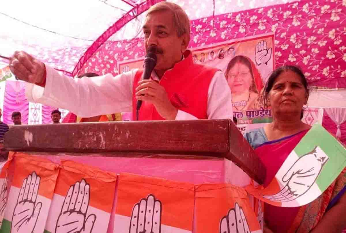 Rajya Sabha MP Pramod Tiwari seeks votes in favor of Congress candidate in chitrakoot