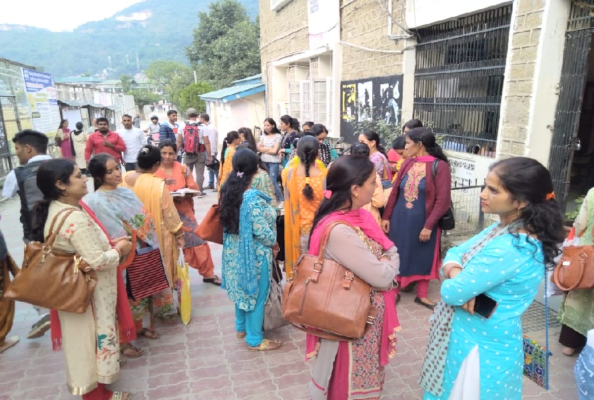 out of syllabus question paper in Improvement exam, 150 candidates left paper
