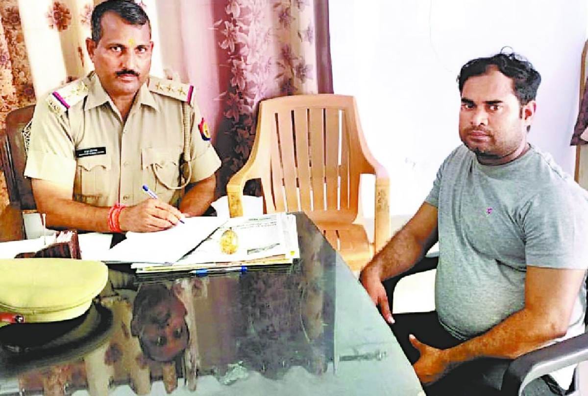 10 lakh rupees fraud to businessman in bahraich by telling an officer crime branch