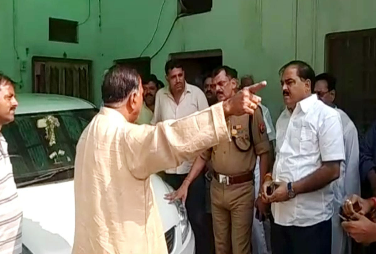 Attack on Bjp District President Mainpuri Crime News in Hindi
