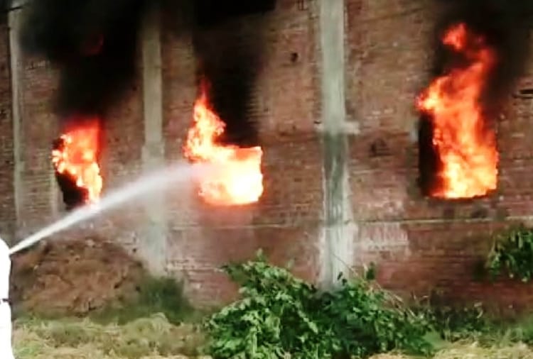Punjab: Fire breaks out in Food factory In Pathankot
