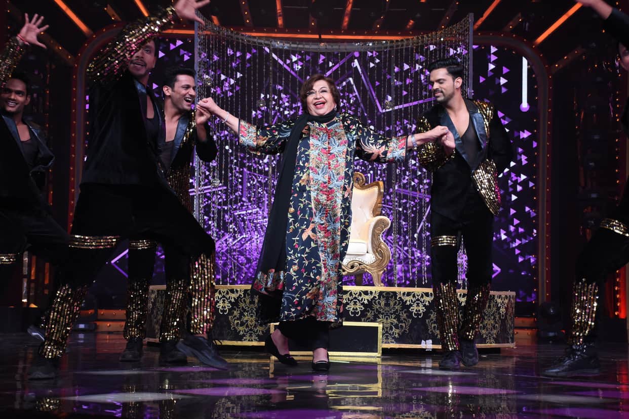 Exclusive pictures 80 years old Bollywood actress Helen dance on Nach Baliye 9