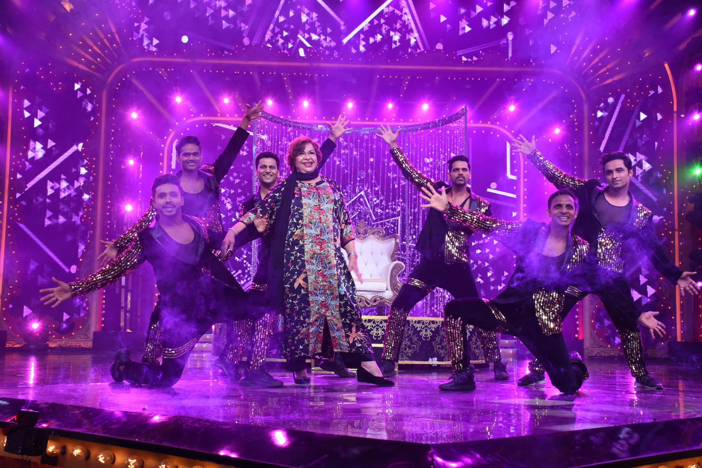 Exclusive pictures 80 years old Bollywood actress Helen dance on Nach Baliye 9