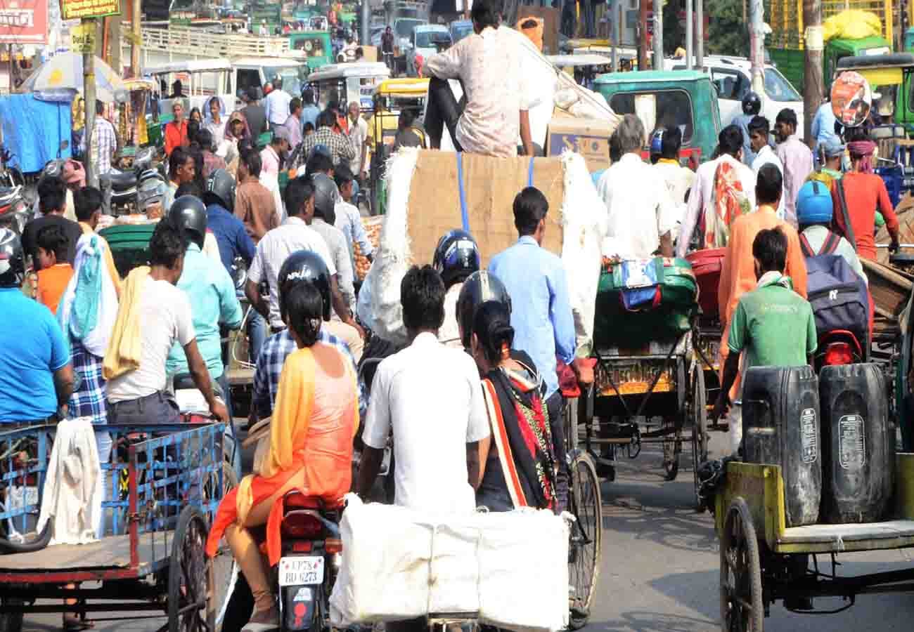 Traffic system in Kanpur deteriorated after removal of 900 home guards posted in police department