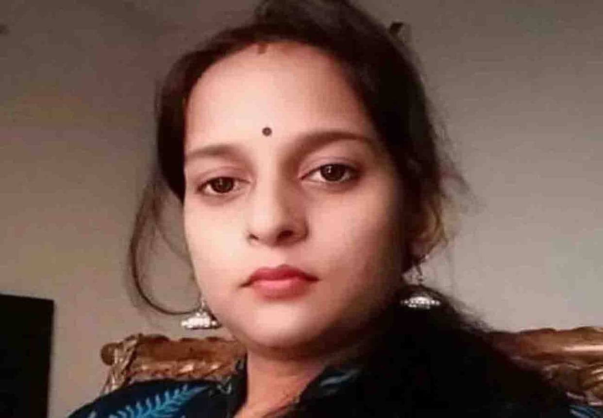 anchor's wife Divya murder case in etawah news update