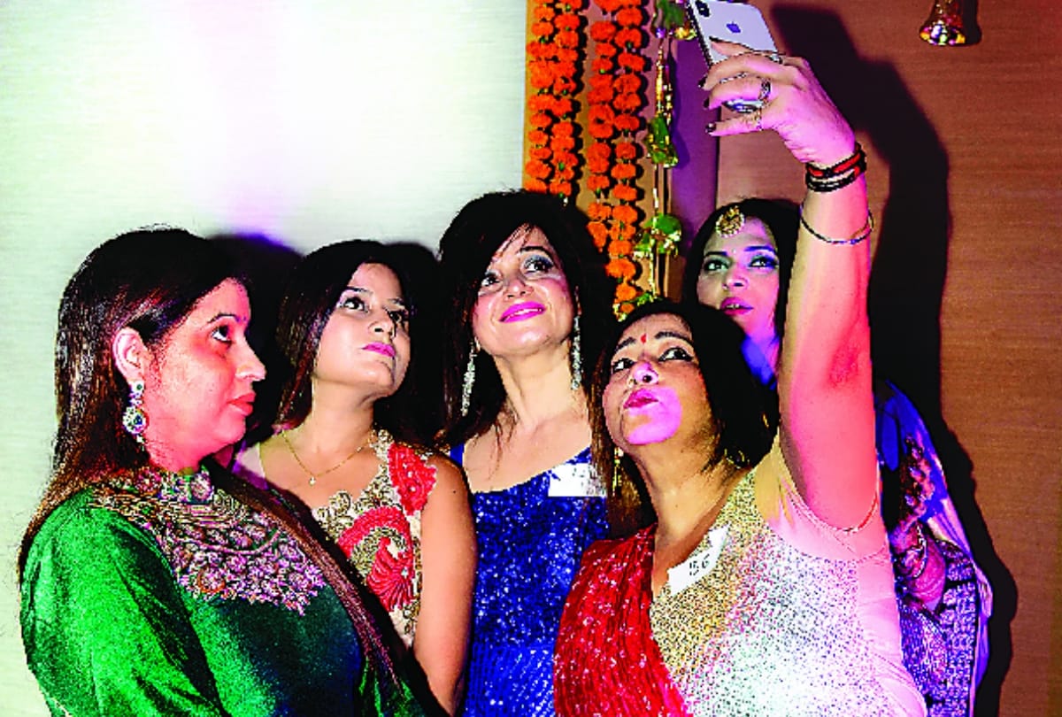 karwa charity party in hotel in lucknow
