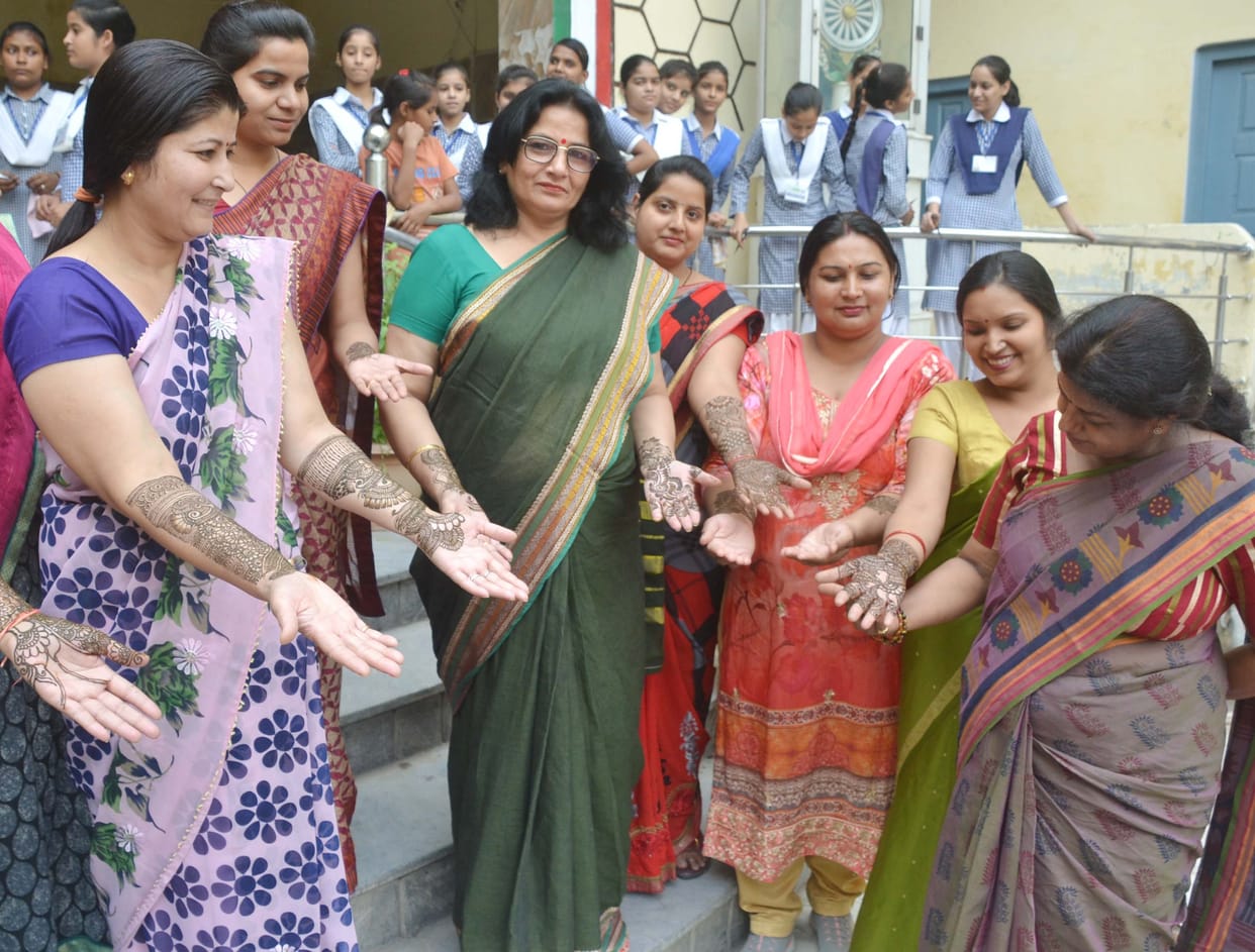 Mahendra and Summaya Sadan first in Mehndi competition