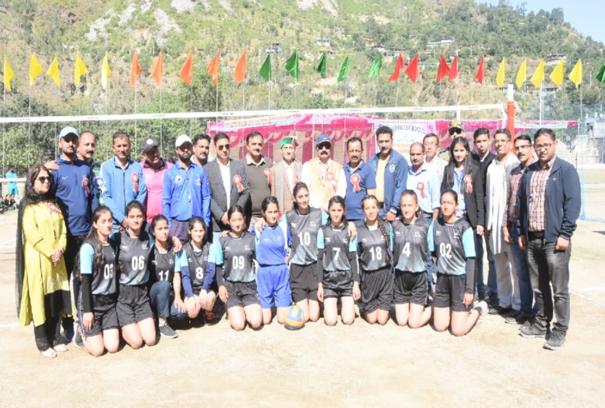 Inter college volleyball competition begins, Theog defeated Solan