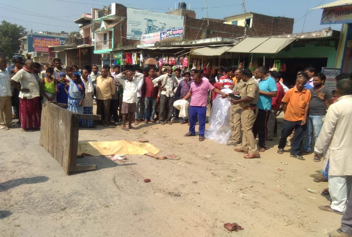 One died in a road Accident in Maharajganj heavy traffic jam on NH