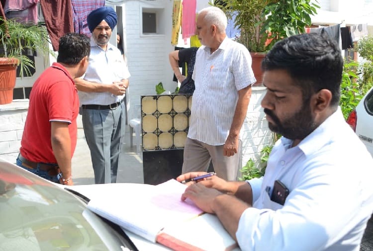 enquiry against people in case of wet and dry garbage separately