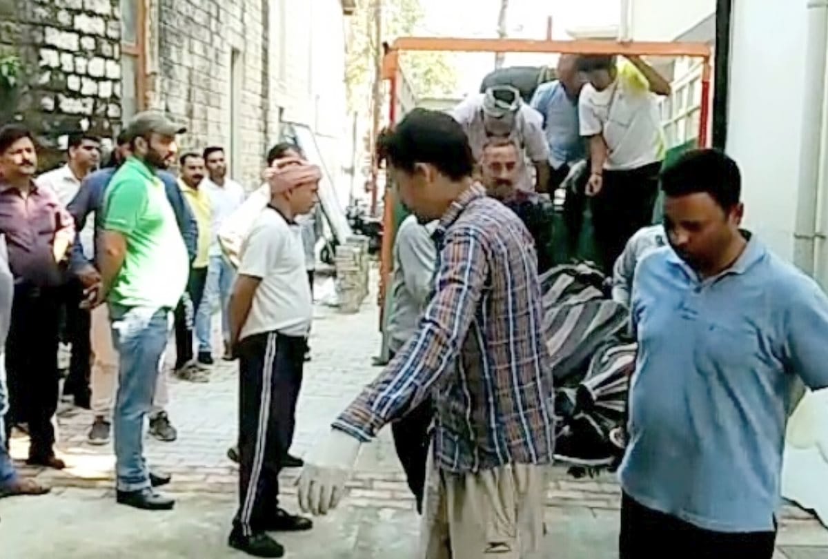 Man sets Himself and wife on fire in ghumarwin bilaspur himachal pradesh