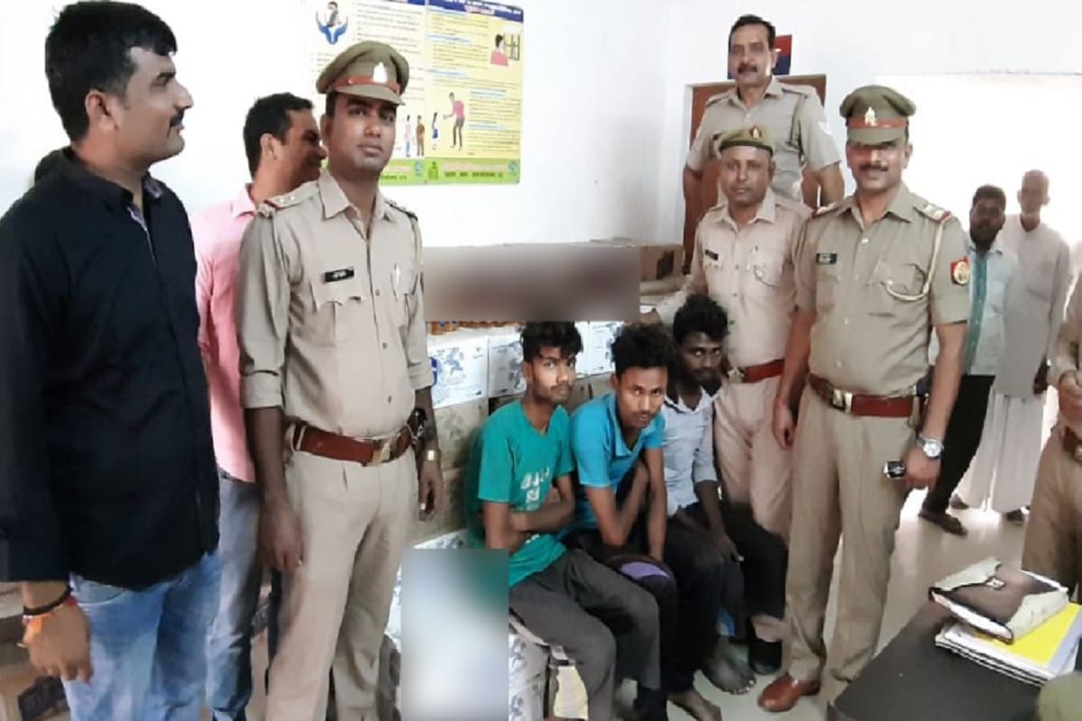 Three accused have been arrested with branded liquor of Rs 20 lakh in Shamli district