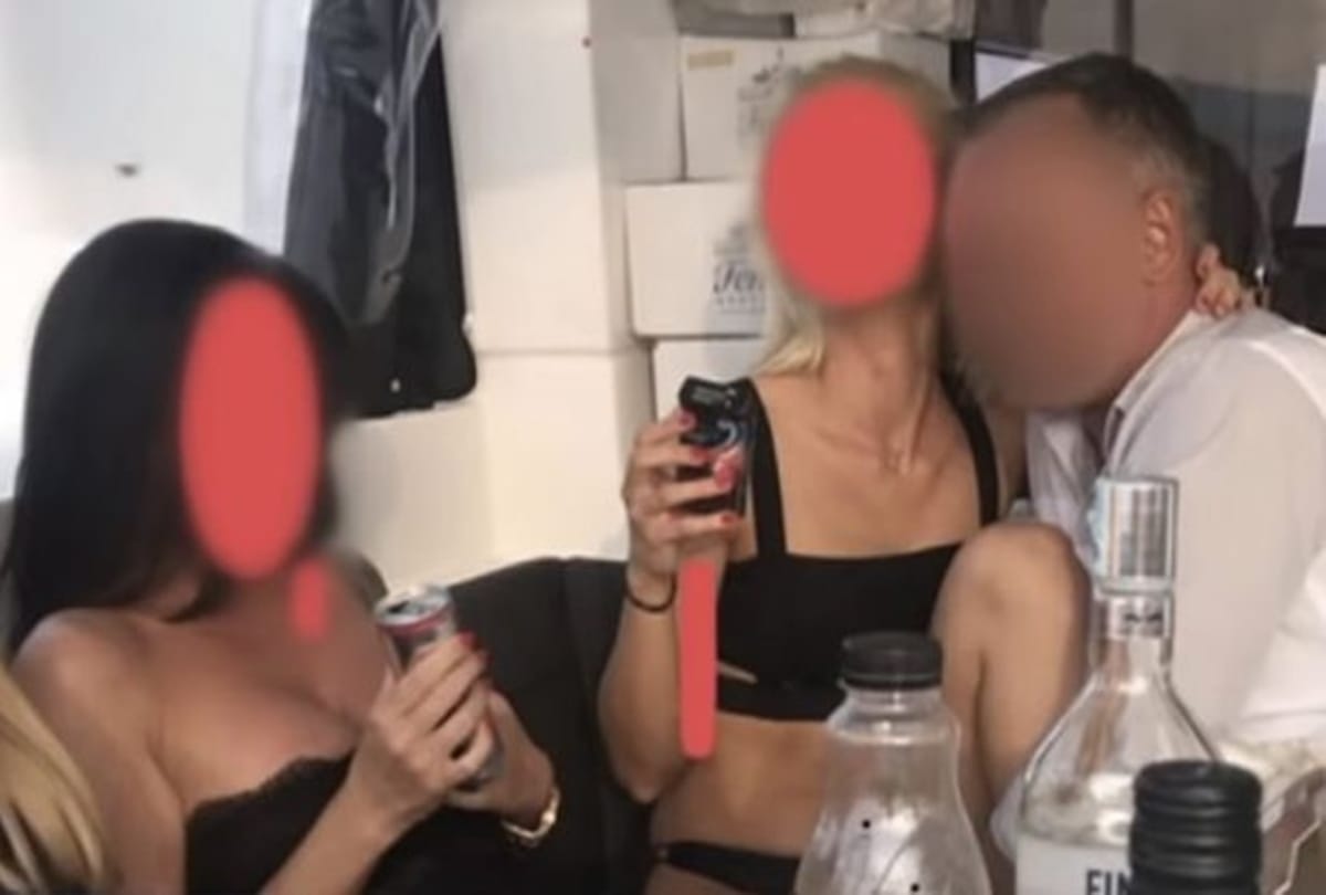 Olympic gold medalist mayor video leak on internet just after elections