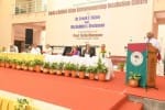 एएमयू डॉ फ्रांक इस्लाम सम्बोधित करते हुए ।