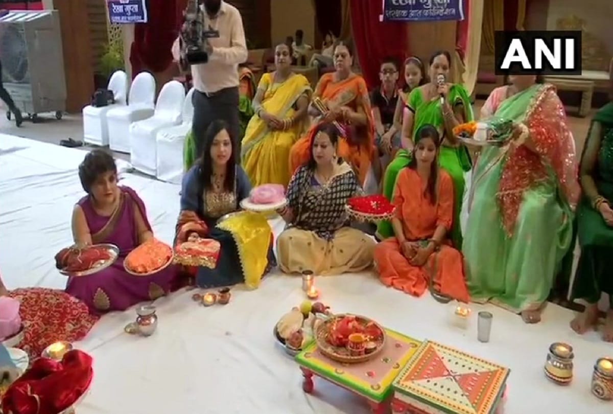 BJP leader Dharmendra Pradhan and JP Nadda wife celebrating karvaChauth in Delhi