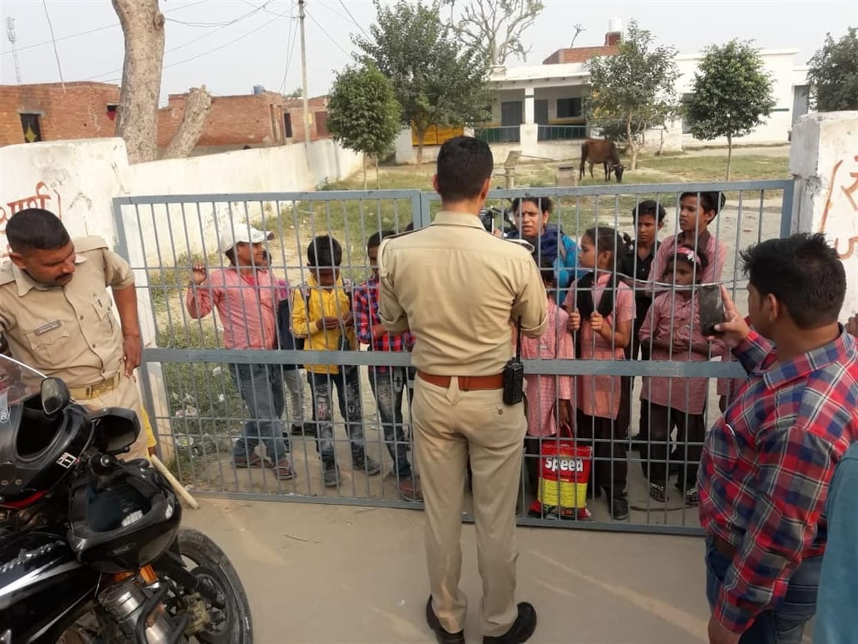 22 children imprisoned in school for not getting school
