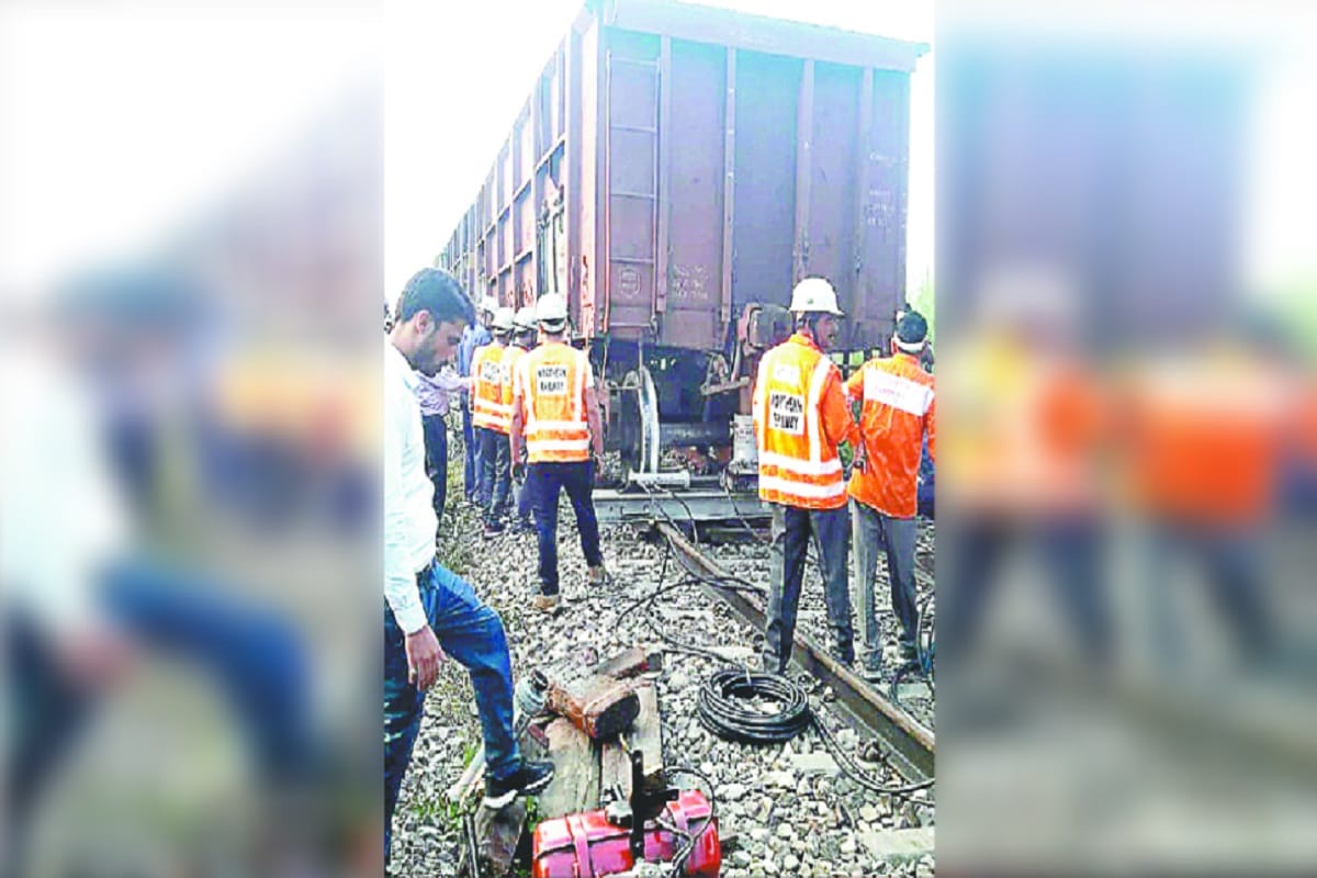 One bins of the goods train derailed in Bijnor district of Uttar Pradesh